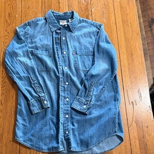 Women’s Levi's Classic Blue Button Down Shirt